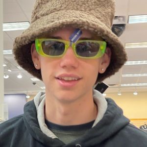 Meet your Posher, Dawson